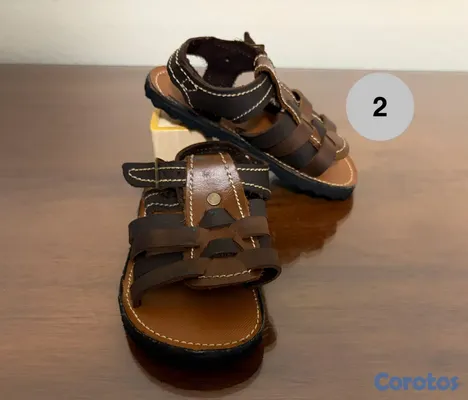 ropa y zapatos - Sandalias y Zapato deportivo para niños Size NB-4 4