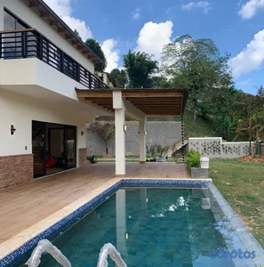   Villa La Colonia | Piscina Privada, Vista a la Montaña y Máxima Privacidad