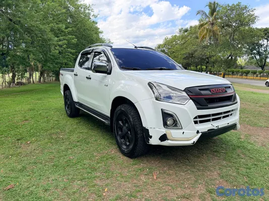 jeepetas y camionetas - Isuzu dmax 2020 mecánica 4x4  12