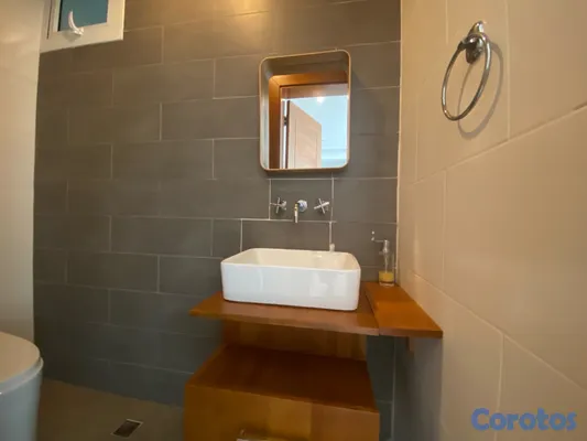 apartamentos - Piso alto de con La Línea blanca en La Esmeralda, Santiago. 6