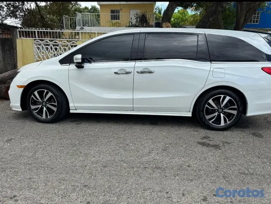jeepetas y camionetas - honda Odyssey élite full año 2020 
60.000 millas recién importada  4