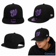 ropa para hombre - gorra abierta pico doblado negra con morado 💜
