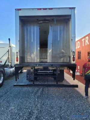 camiones y vehiculos pesados - FREIGHTLINER M2 106 AÑO 2019 8