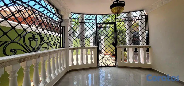 casas - Alquilo casa clásica en excelentes condiciones en Corales del Sur 4