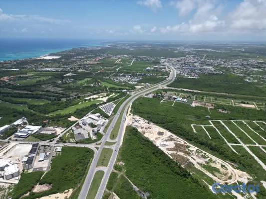 solares y terrenos - Solar de 17,000 metros en PuntaCana, entorno envid 11