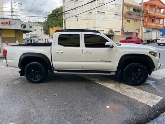 jeepetas y camionetas - TOYOTA TACOMA 2018 NUEVA  3