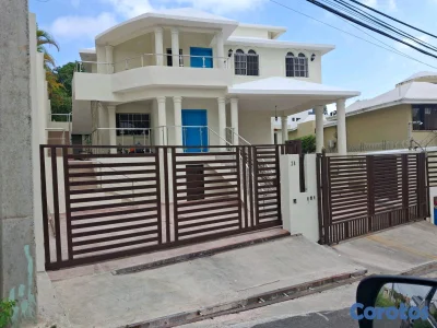 Alquilo casa en el segundo piso en Arroyo Hondo
