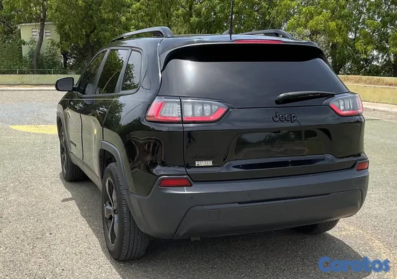 jeepetas y camionetas - 2020 Jeep Cherokee Lattitude 4WD con full power y mantenimiento al día 3