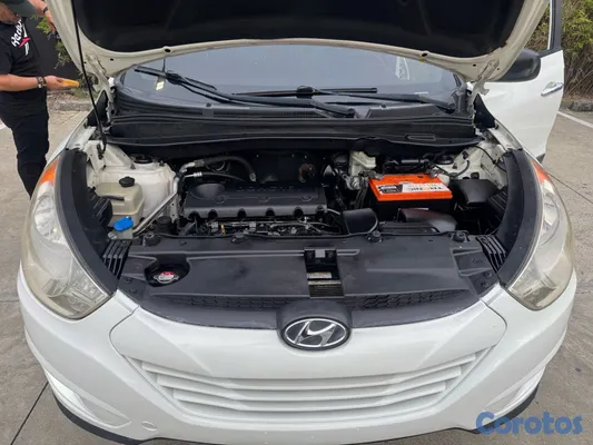 jeepetas y camionetas - HYUNDAI TUCSON 2011 NITIDA CON AIRE QUÉ CONGELA Y BIEN CUIDADA 9