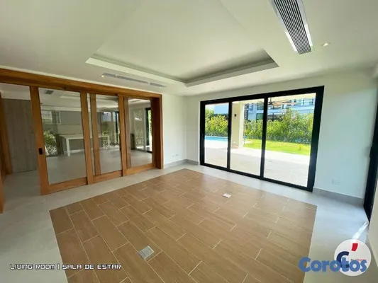 casas - Villa de 4 habitaciones con piscina climatizada en 10