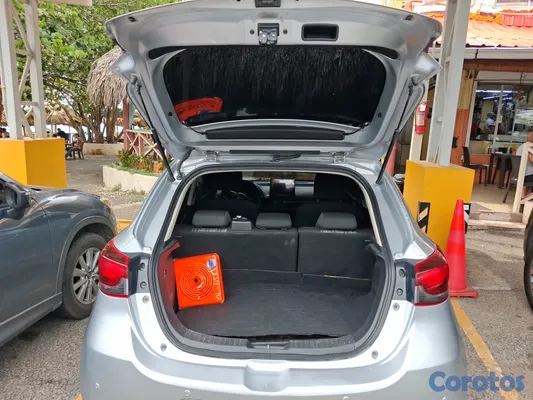 carros - Mazda 2 , 2021. Diesel 8