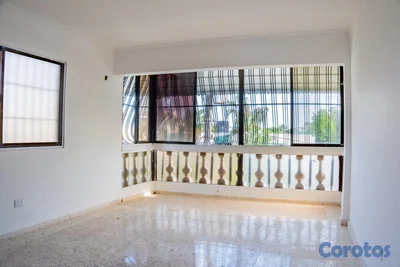 APARTAMENTO AMPLIO EN COSTA VERDE