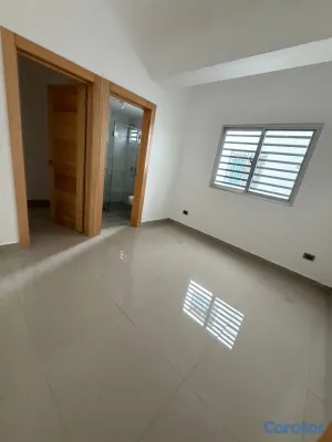 apartamentos - alquiló avenida independencia klm 9 piso 2 consta de dos habitaciones 2.5 baños 9