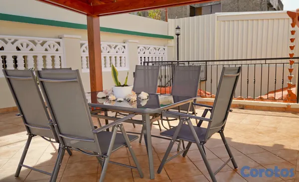 casas - Apartaestudio amueblado con patio y terraza en alq 13