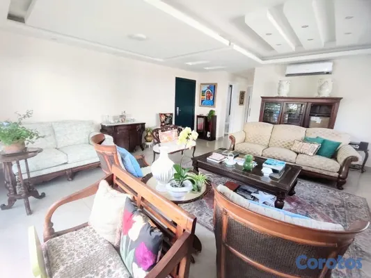 apartamentos - vendo Evaristo Morales tercer nivel tres habitaciones con su baño dos parqueos  12