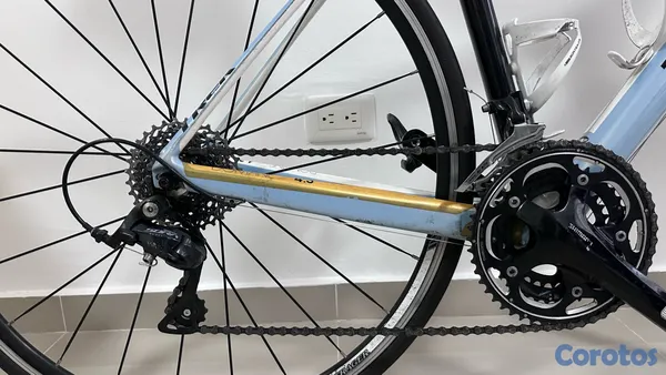 bicicletas y accesorios - Trek Madone 4.3 Carbon Fiber Road Bike -  5