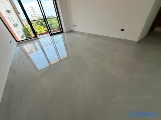apartamentos - vendo avenida independencia piso 5 nuevo dos habitaciones dos baños dos parqueos 8