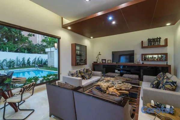 casas - ¡Amplia y Moderna Casa de un Solo Nivel con Piscina en Los Cacicazgos! 9