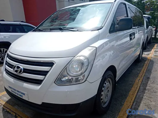 jeepetas y camionetas - Hyundai H1 2016 blanca 9