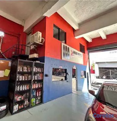 oficinas y locales comerciales - vendo taller automotriz en la San Martin con todos 7