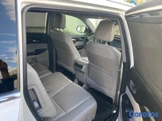 jeepetas y camionetas - Toyota higlander xle híbrida 2017 4