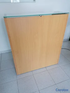 podium con silla para negocio. 