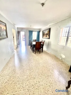 casas - Casa de 4 habitaciones en venta en la Republica de 7