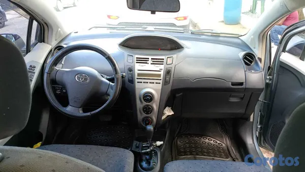 carros - 2009 Toyota Vitz 7