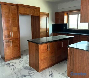 Alquilo Excelente Apartamento con Vista al Mar en 