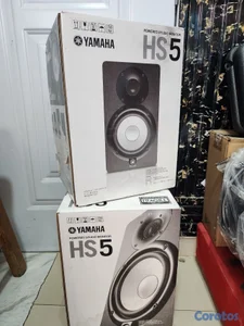 Monitores Yamaha HS5 NUEVO en venta