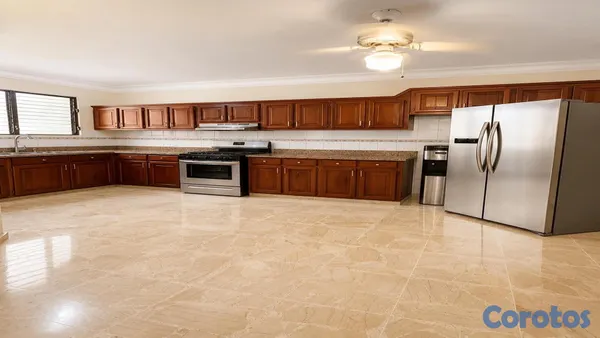 casas - Casa de dos niveles en venta en Las Praderas, residencial cerrado - US$670,000 7