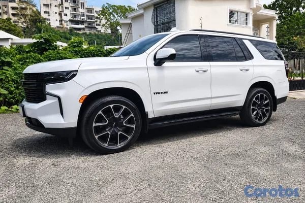 jeepetas y camionetas - CHEVROLET TAHOE RST 2021 SOLO 35,226 MILLAS 10