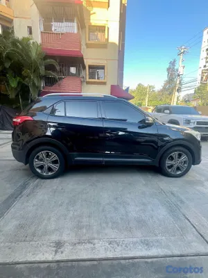 jeepetas y camionetas - Hyundai Cantus 2017 en venta, solo 53,000 km 18