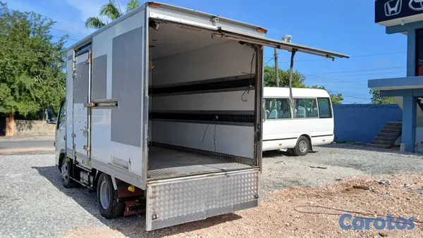 camiones y vehiculos pesados - VENDO MITSUBISHI CANTER 2015 INICIAL 300,000 FINAN 6