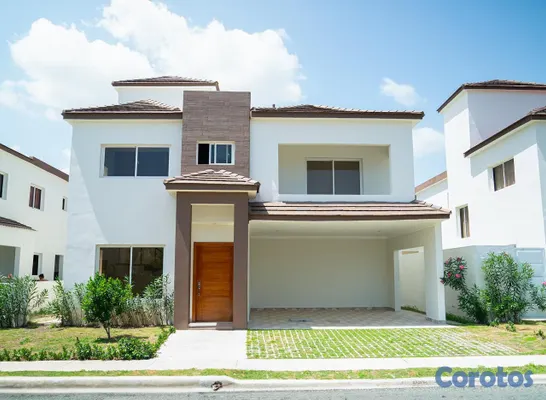 casas - . Residencial Cerrado en Baní | Piscina, Cancha de Tenis y Seguridad 24
Horas
 8