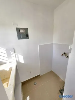 casas - CASA EN ALQUILER  en  Segundo Nivel próx. Avenida  6