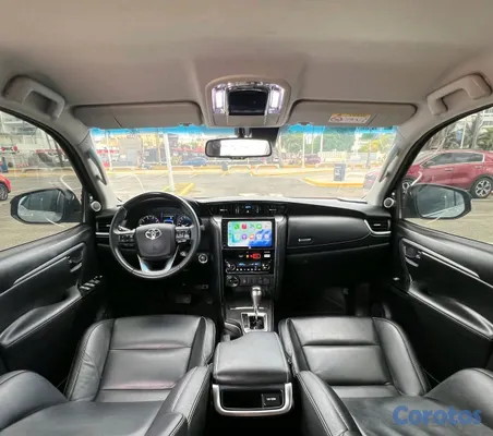 jeepetas y camionetas - Vendo Toyota Fortuner DIAMOND TSS año 2023 7