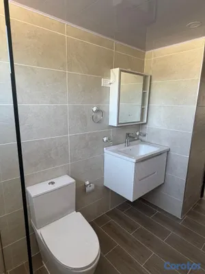 apartamentos - Apartamento renovado! Piso, cocina, ventanas y bañ 2