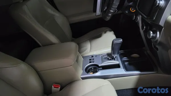 jeepetas y camionetas - Toyota 4 Runner 2013 SR5 4