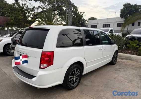 jeepetas y camionetas - SE VENDE DODGE GRAND CARAVAN 2