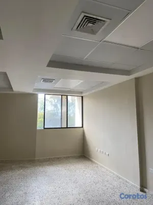 oficinas y locales comerciales - Locales de oficina en Av. 27 de febrero, El vergel 4