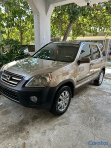Honda CR-V 2006 2.4 4x2 en excelentes condiciones