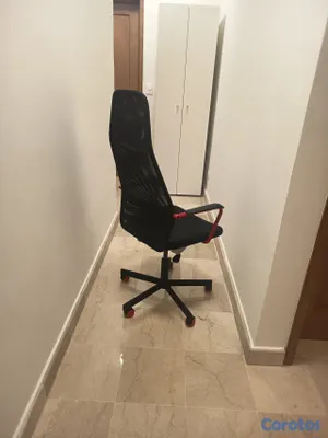 muebles y colchones - Silla Ergonómica IKEA Matchspel (Negro/Rojo) – Nueva / Recién Comprada 4