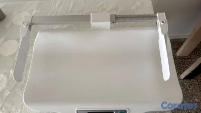 Balanza neonatal con tallimetro intregado