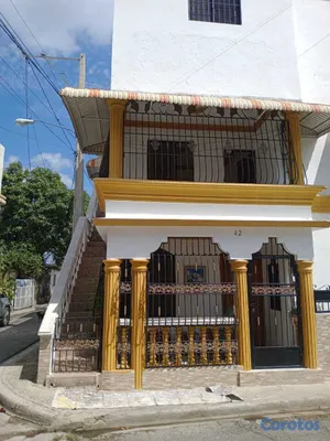 casas - Casa en HATO del Yaque, SEGUNDO NIVEL. Dos depósitos. 15.000 Y 2.000 DE CONTRATO 9