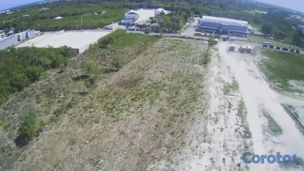 solares y terrenos - Solar de 17,000 metros en PuntaCana, entorno envid 3