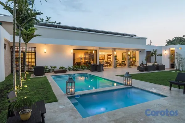 casas - ¡Amplia y Moderna Casa de un Solo Nivel con Piscina en Los Cacicazgos! 5