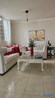 casas - El Casique casa en venta 4 hab. 2 niveles 10