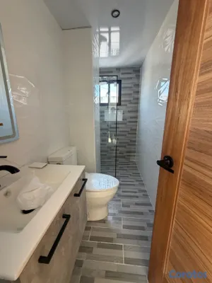 apartamentos - vendo nuevo klm 10 avenida independencia dos habitaciones dos baño no parqueo  8