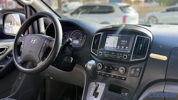 jeepetas y camionetas - 2018 Hyundai Grand Starex Diésel en oferta  7